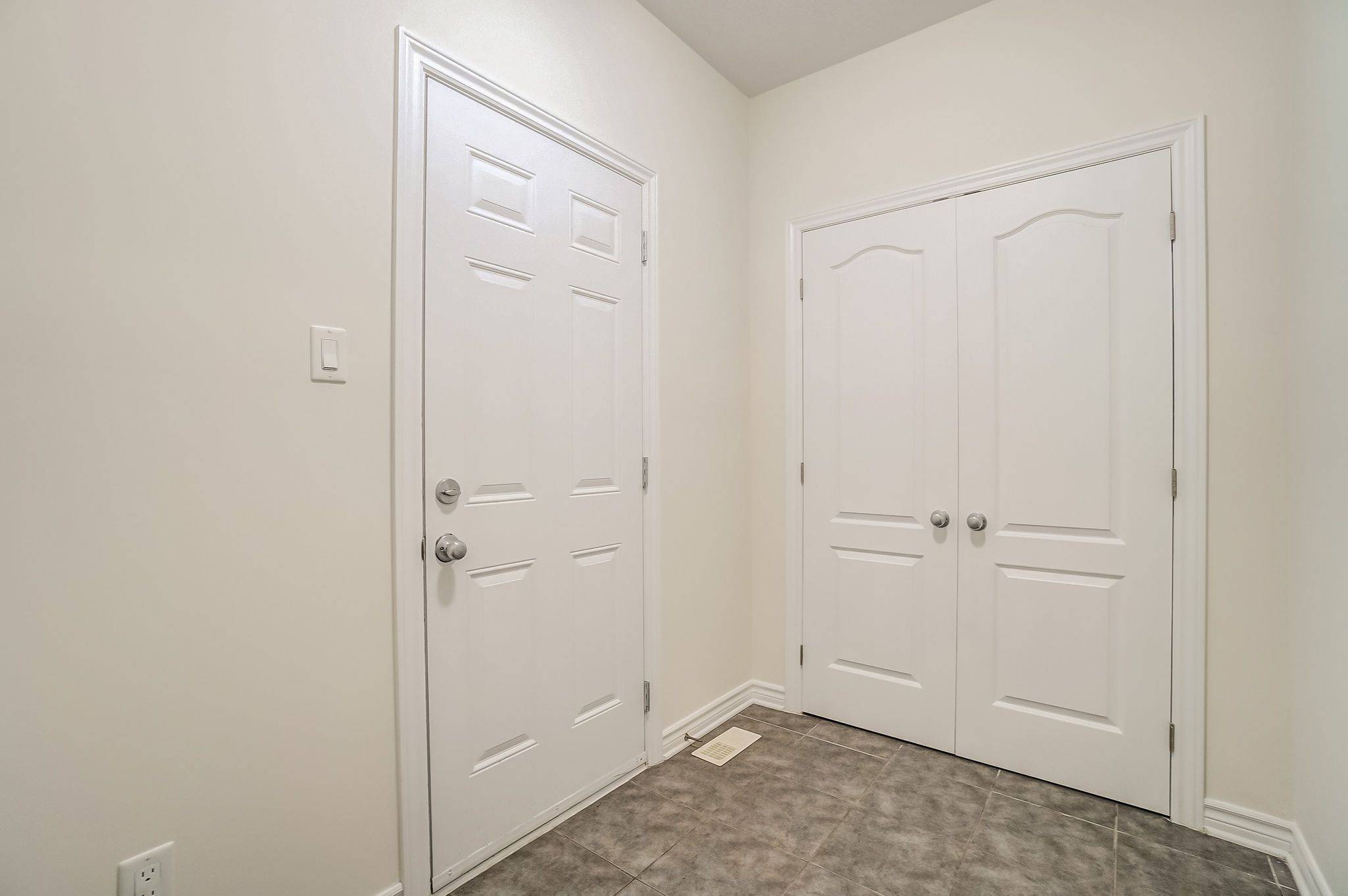 Kanata, ON K2M 0C6,1074 Northgraves CRES