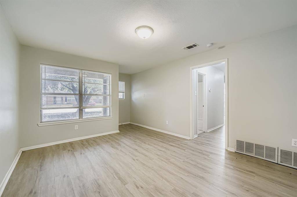 North Richland Hills, TX 76180,5117 Maryanna Way