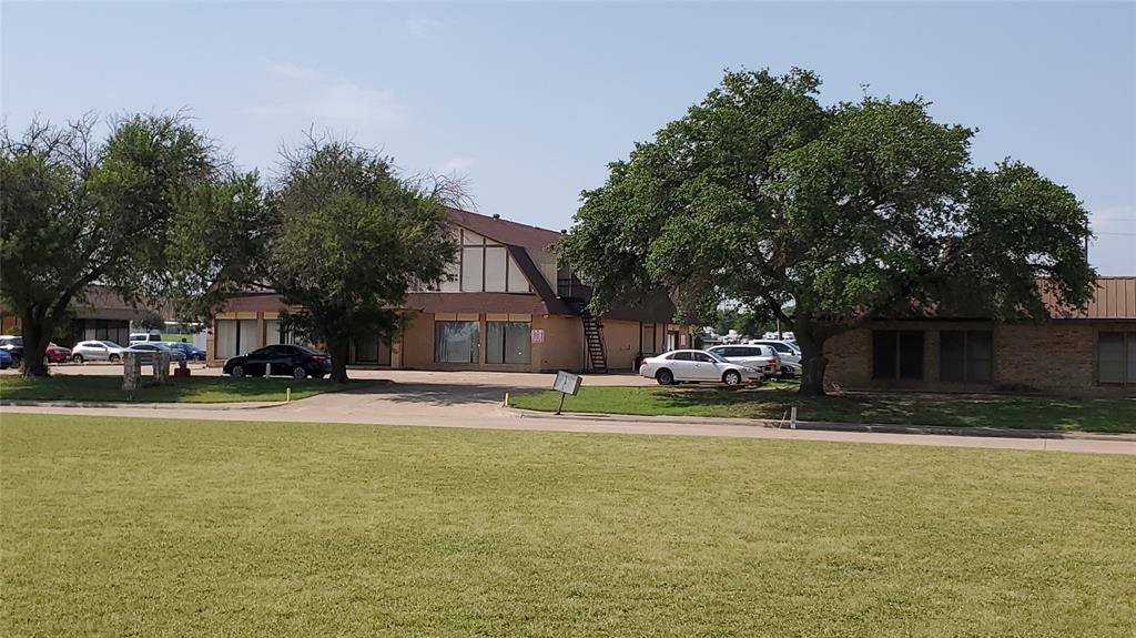 Desoto, TX 75115,123 Executive Way