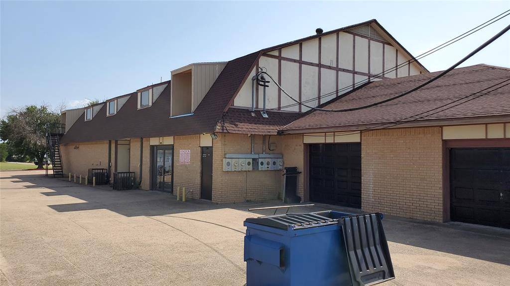 Desoto, TX 75115,123 Executive Way