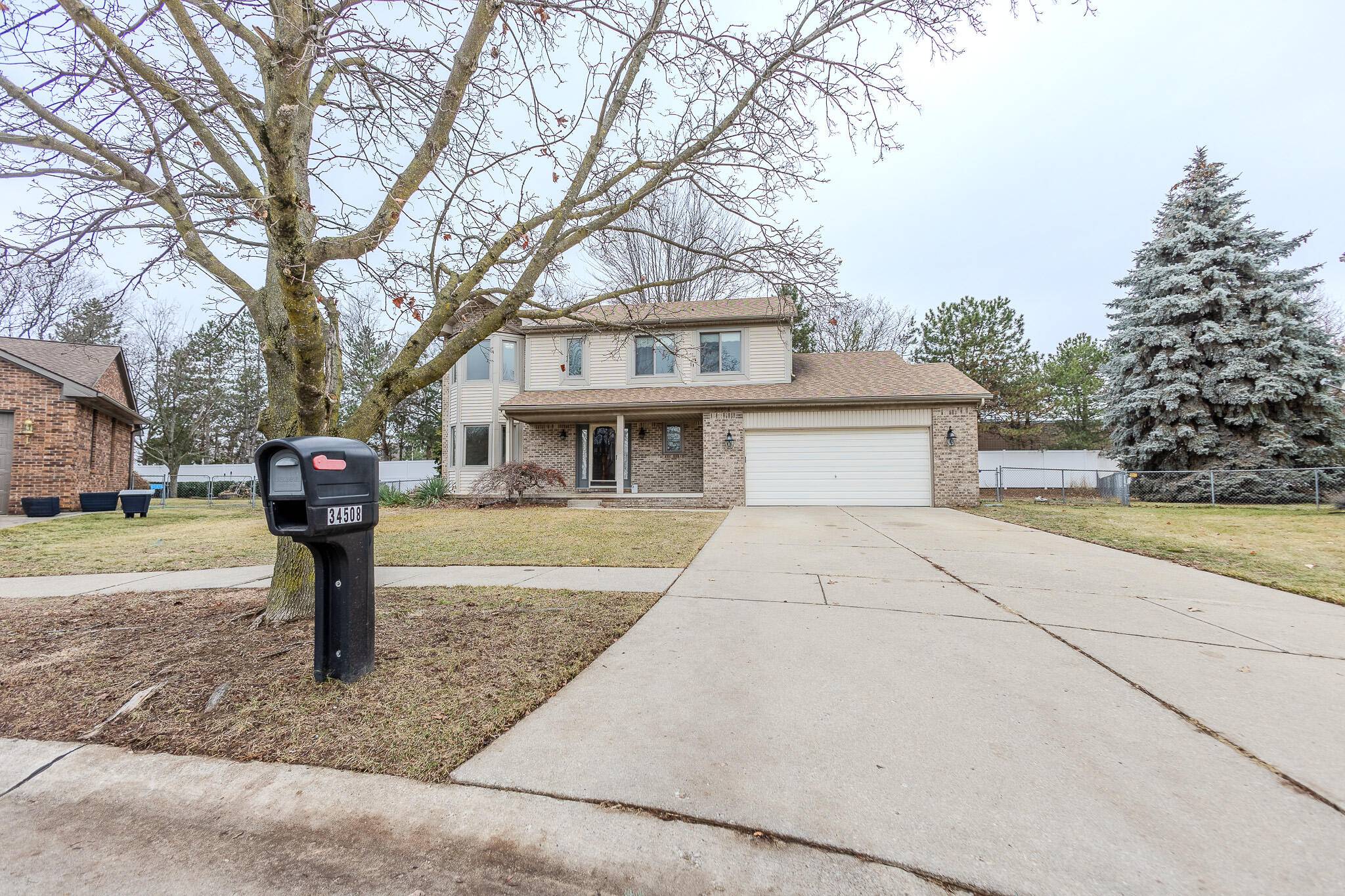 Westland, MI 48185,34508 Marina CT