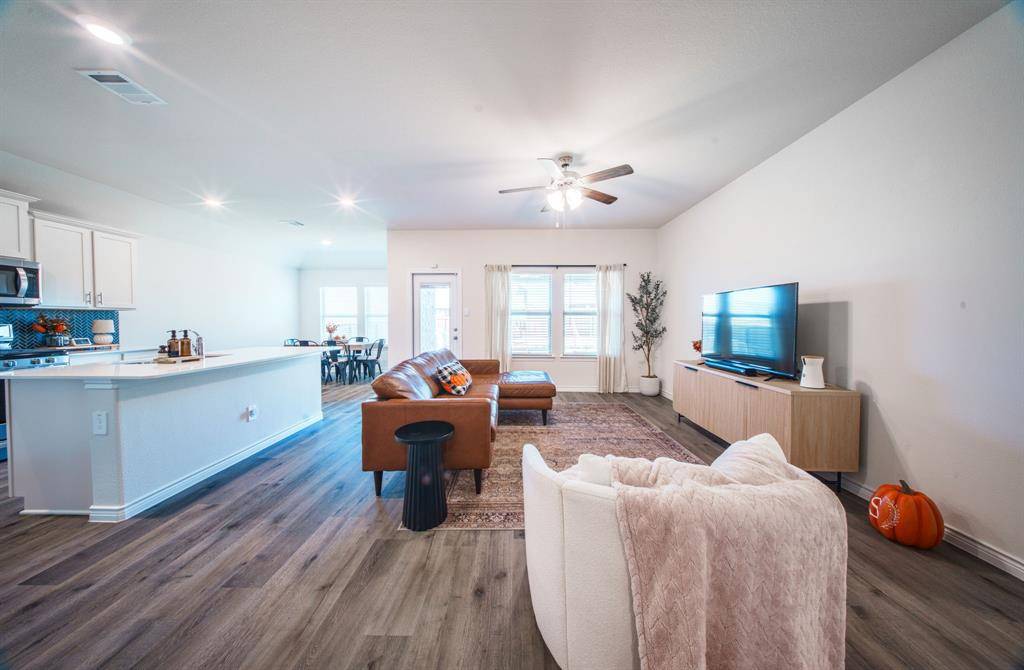 Aubrey, TX 76227,9913 Autumn Leaves Lane