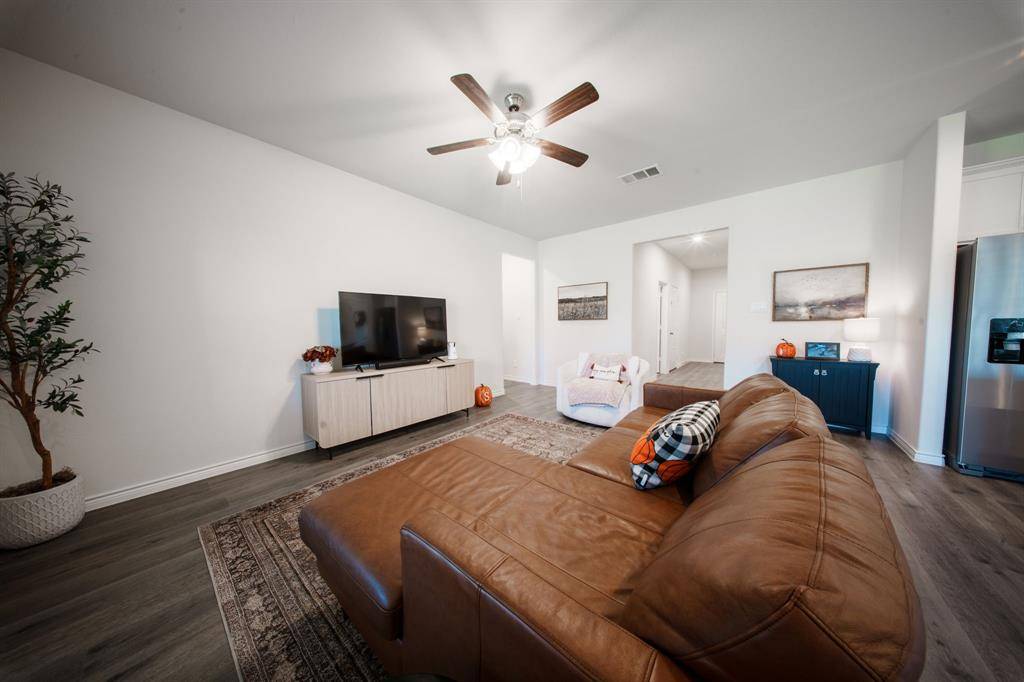 Aubrey, TX 76227,9913 Autumn Leaves Lane