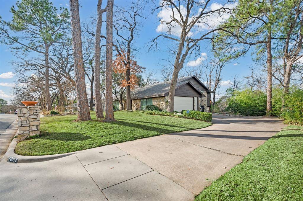 Bedford, TX 76022,1021 Edgecliff Drive