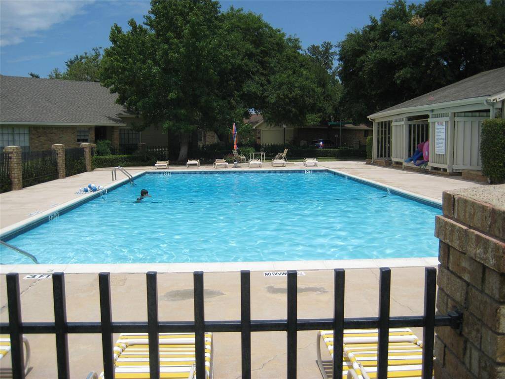 Carrollton, TX 75006,2708 Creek Wood Court