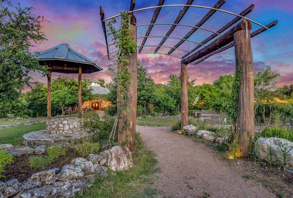 Spicewood, TX 78669,Address not disclosed