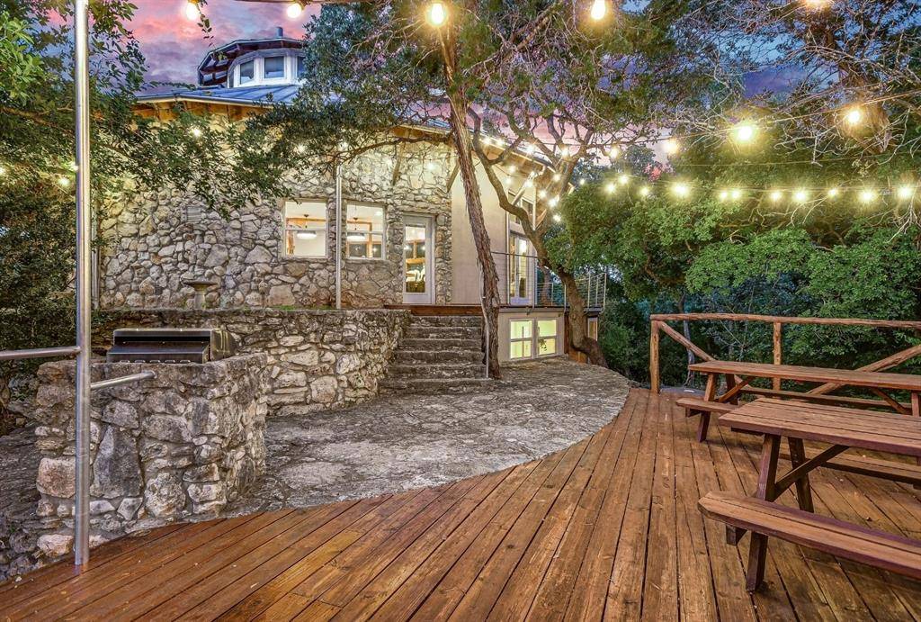 Spicewood, TX 78669,Address not disclosed