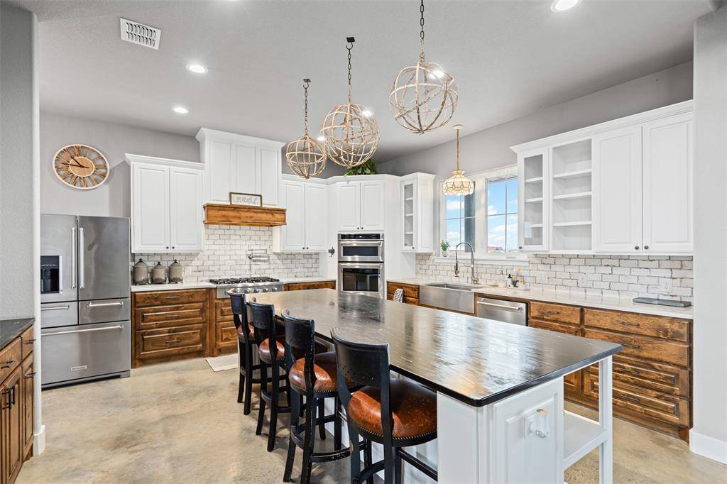 Waxahachie, TX 75165,201 West Road