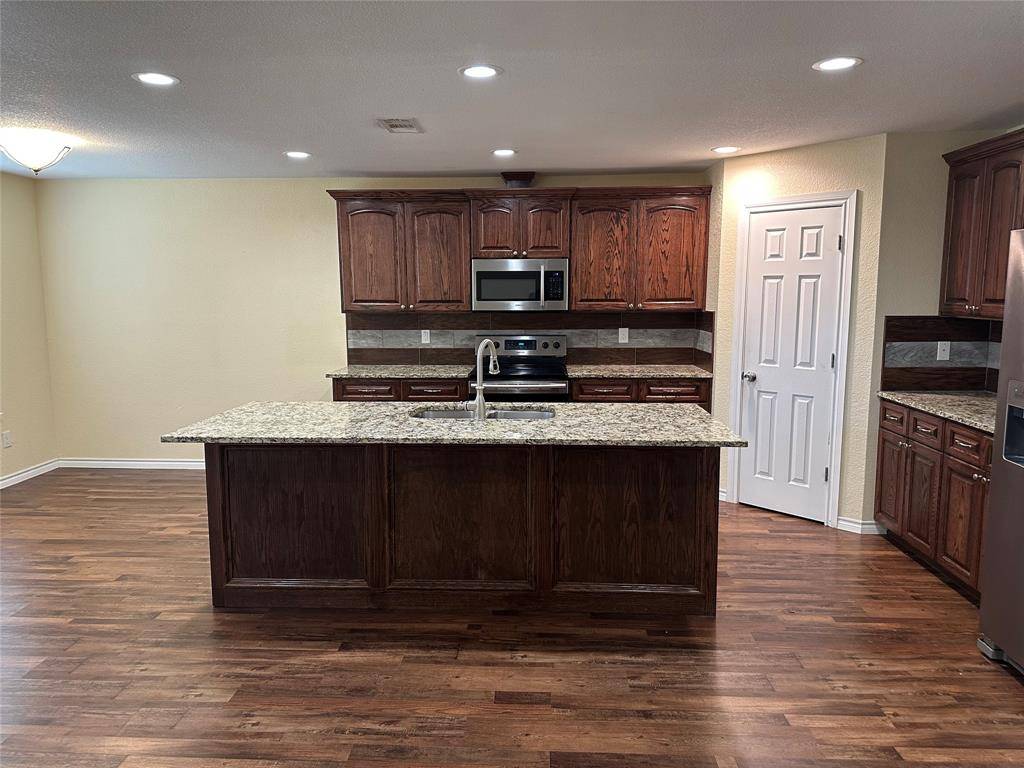 Terrell, TX 75160,412 S Park Street