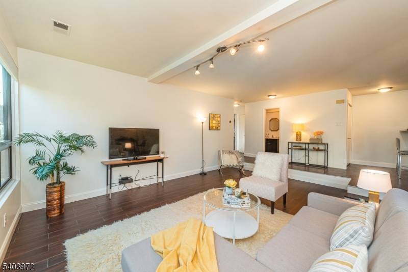 Nutley Twp., NJ 07110,105 River Rd #C1