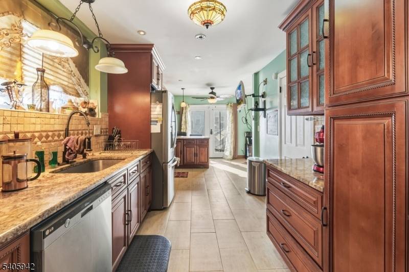 Roselle Boro, NJ 07203,414 Martin St