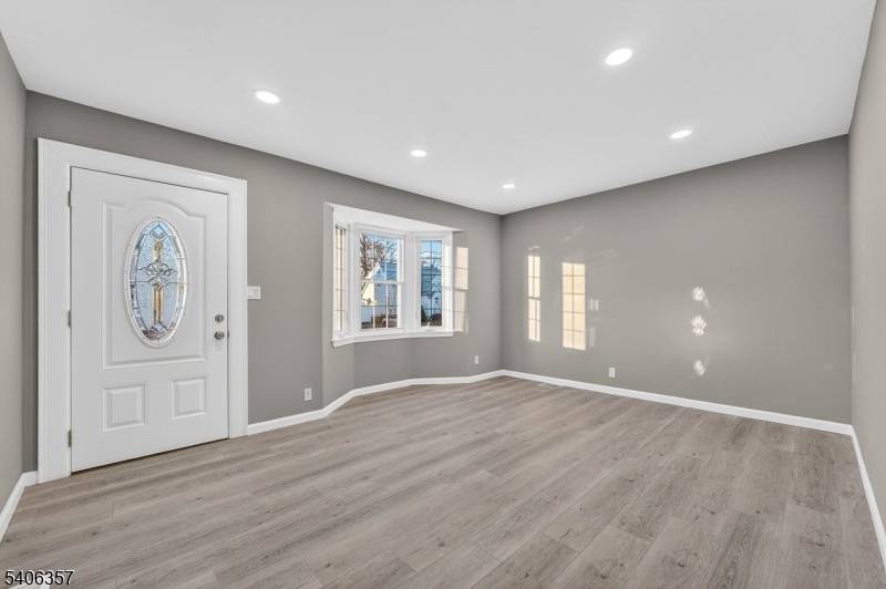 Woodbridge Twp., NJ 07001,28 Madison Ave