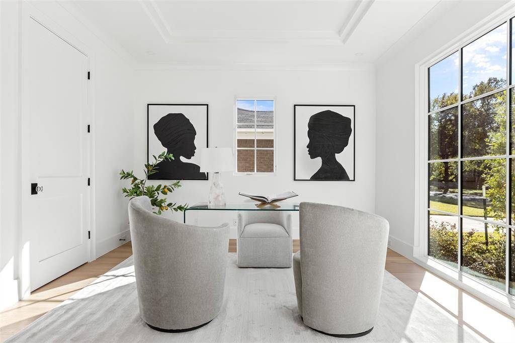 Dallas, TX 75220,9826 Mixon Drive