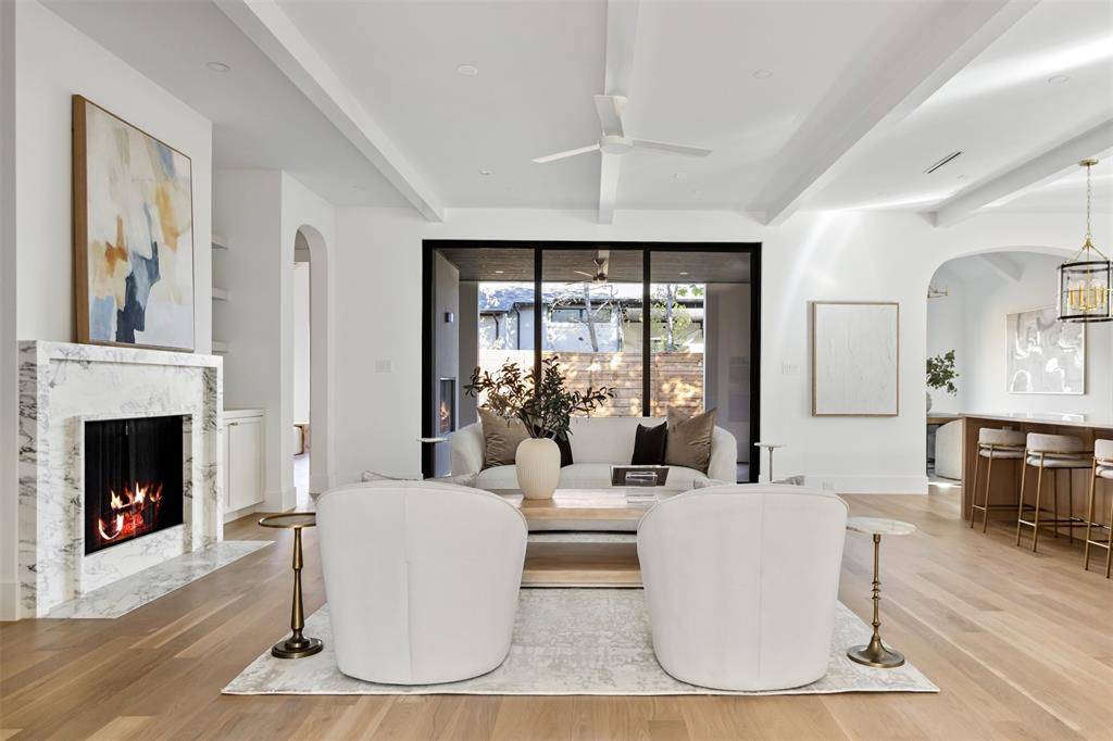 Dallas, TX 75220,9826 Mixon Drive