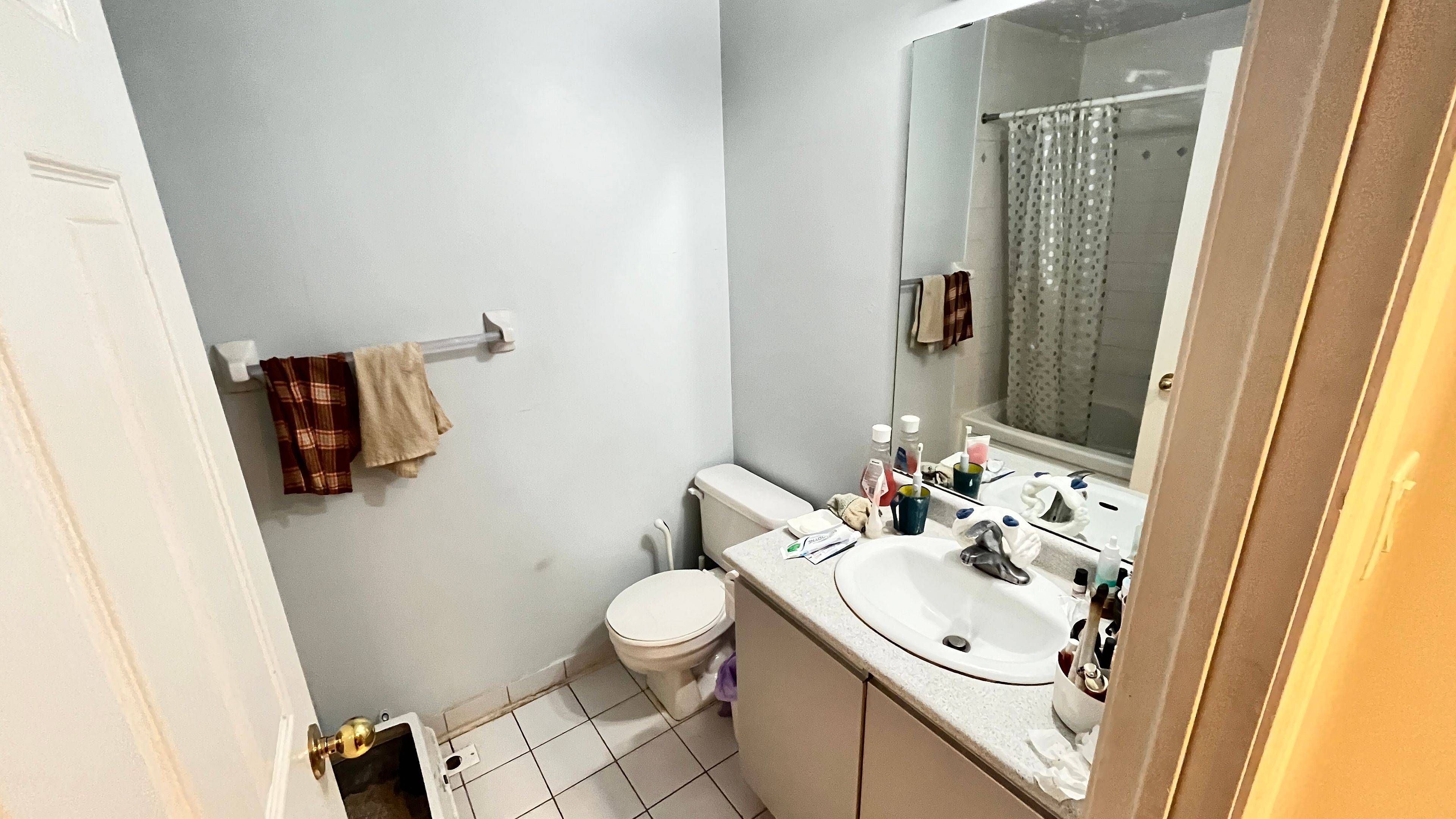 Vaughan, ON L4J 8J7,151 Townsgate DR