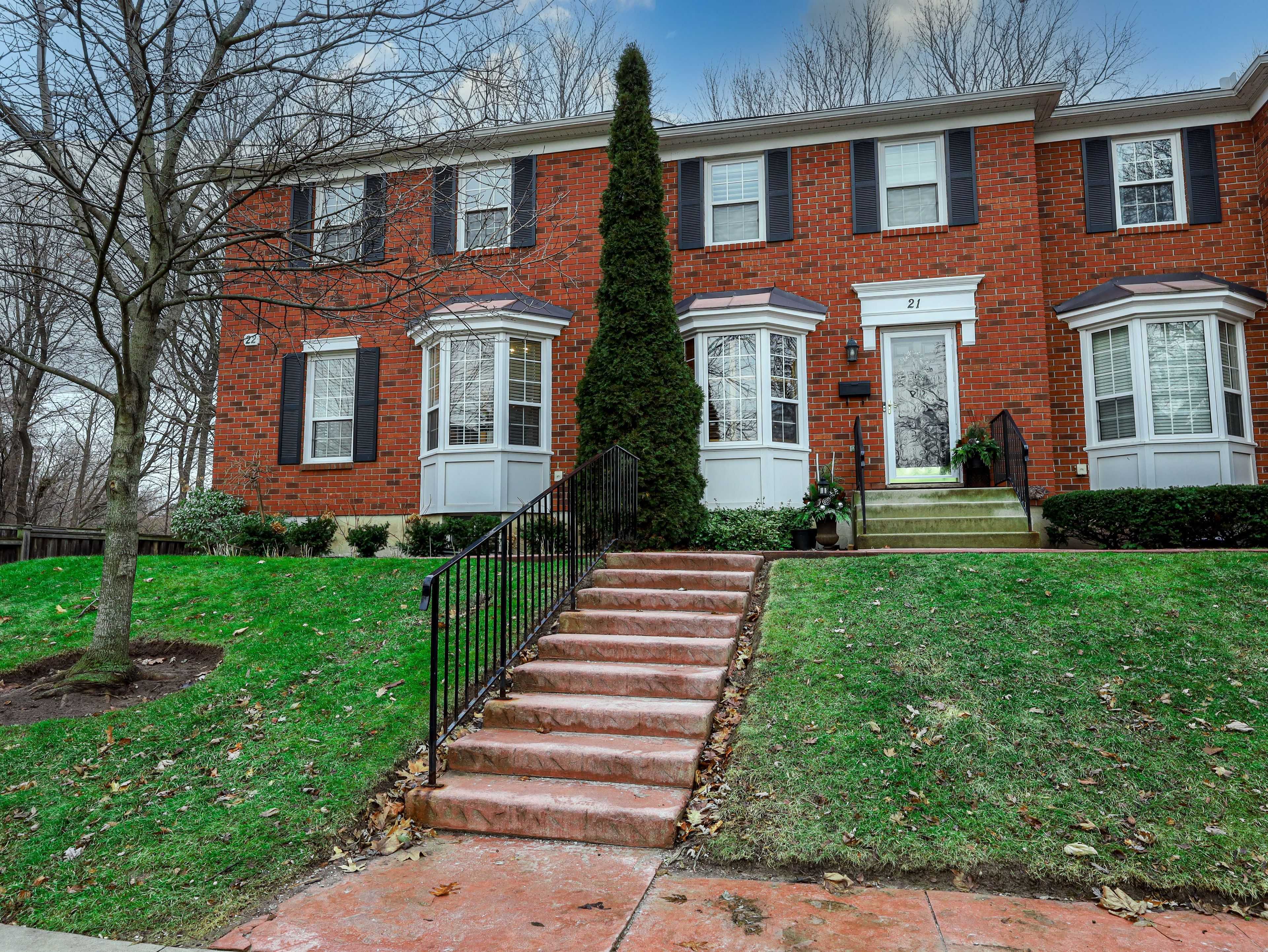 Burlington, ON L7R 1T9,2390 Woodward AVE #22