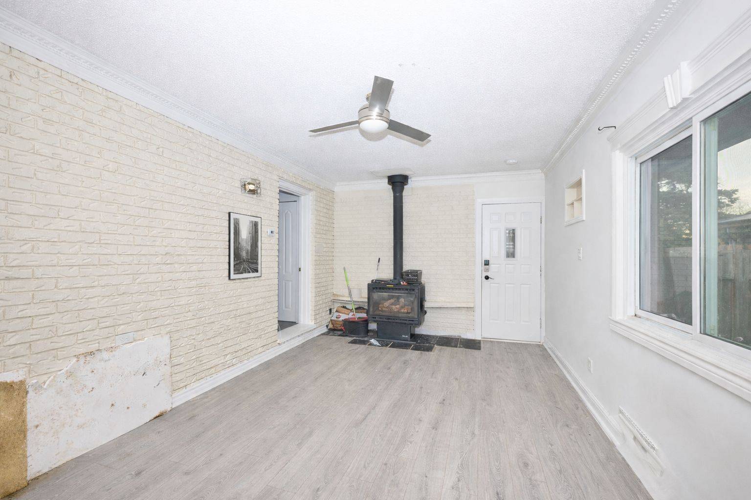 Welland, ON L3C 2L7,62 CHAMPLAIN AVE