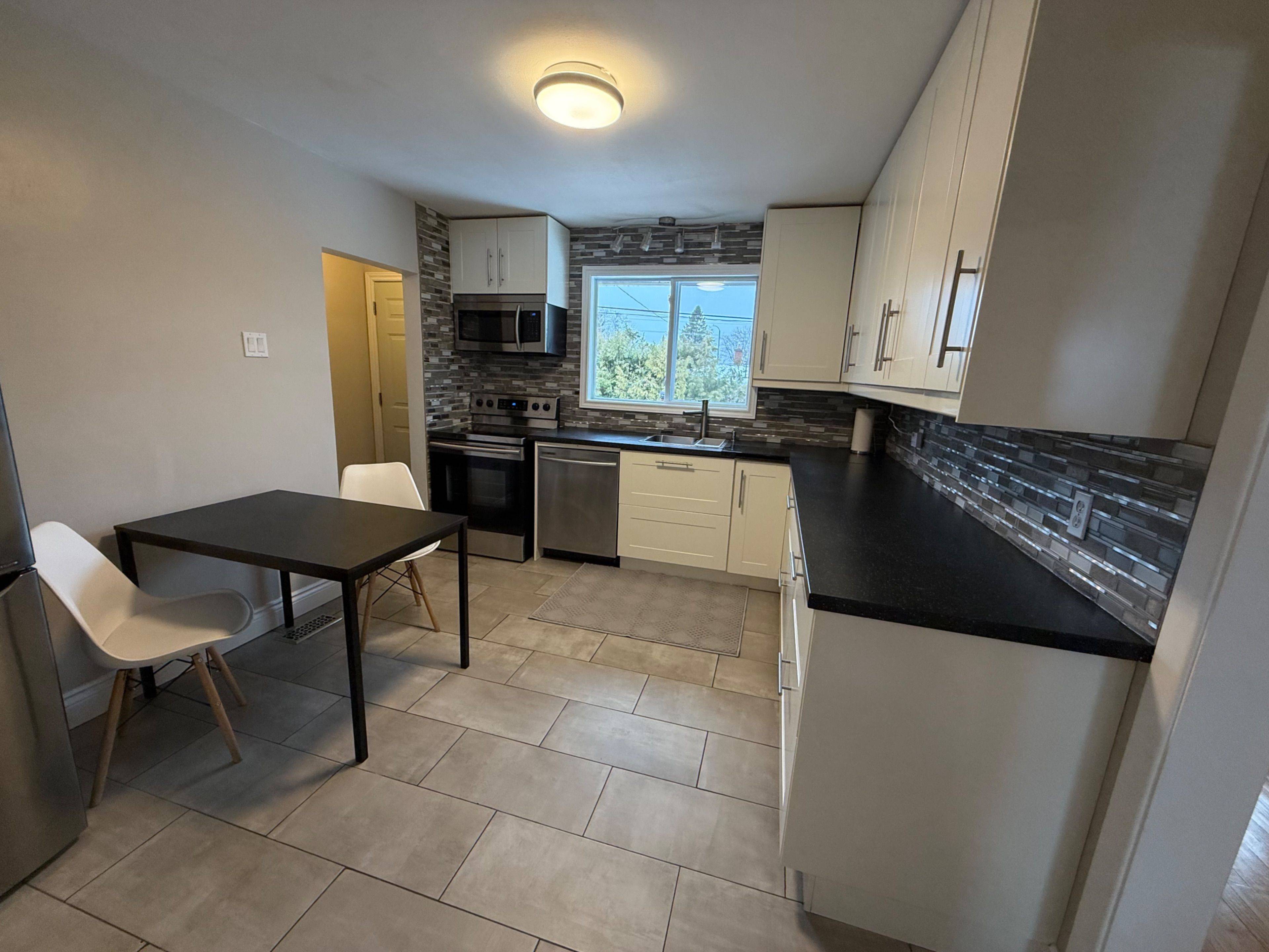 South Of Baseline To Knoxdale, ON K2G 1B6,7 Roundhay DR