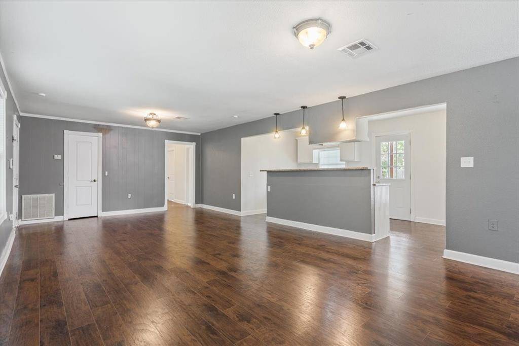 Marlin, TX 76661,102 E Southland Avenue