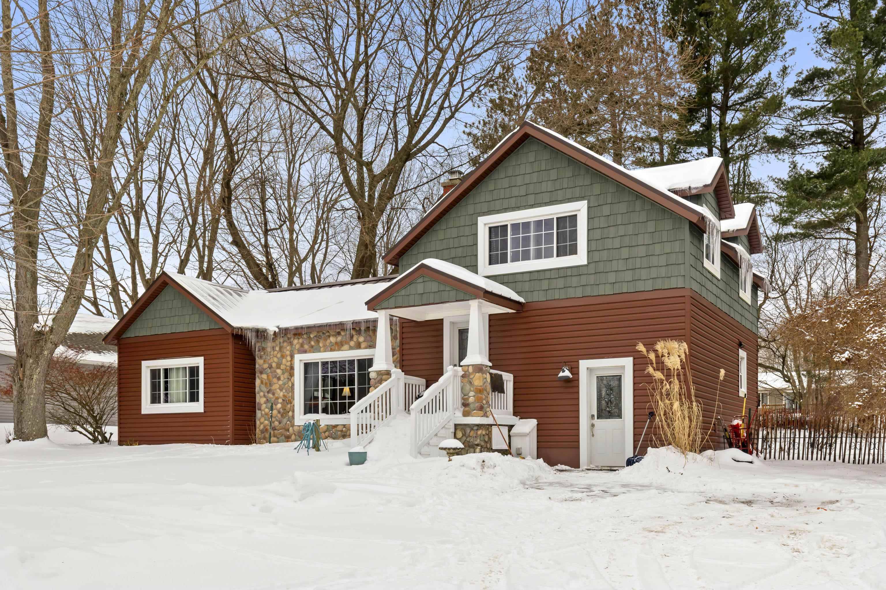 Frankfort, MI 49635,657 Crystal AVE