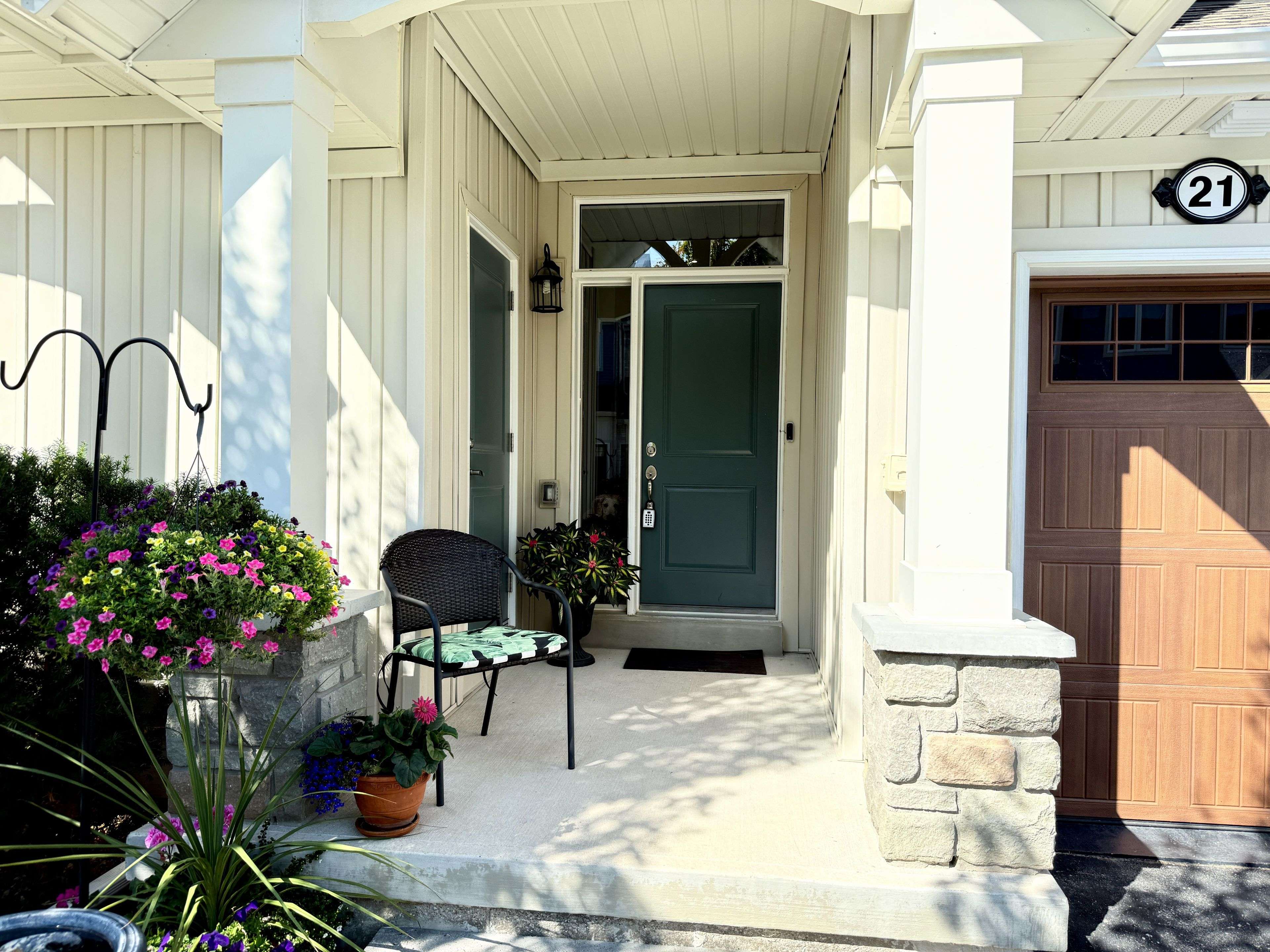 Collingwood, ON L9Y 0Z5,21 Lett AVE