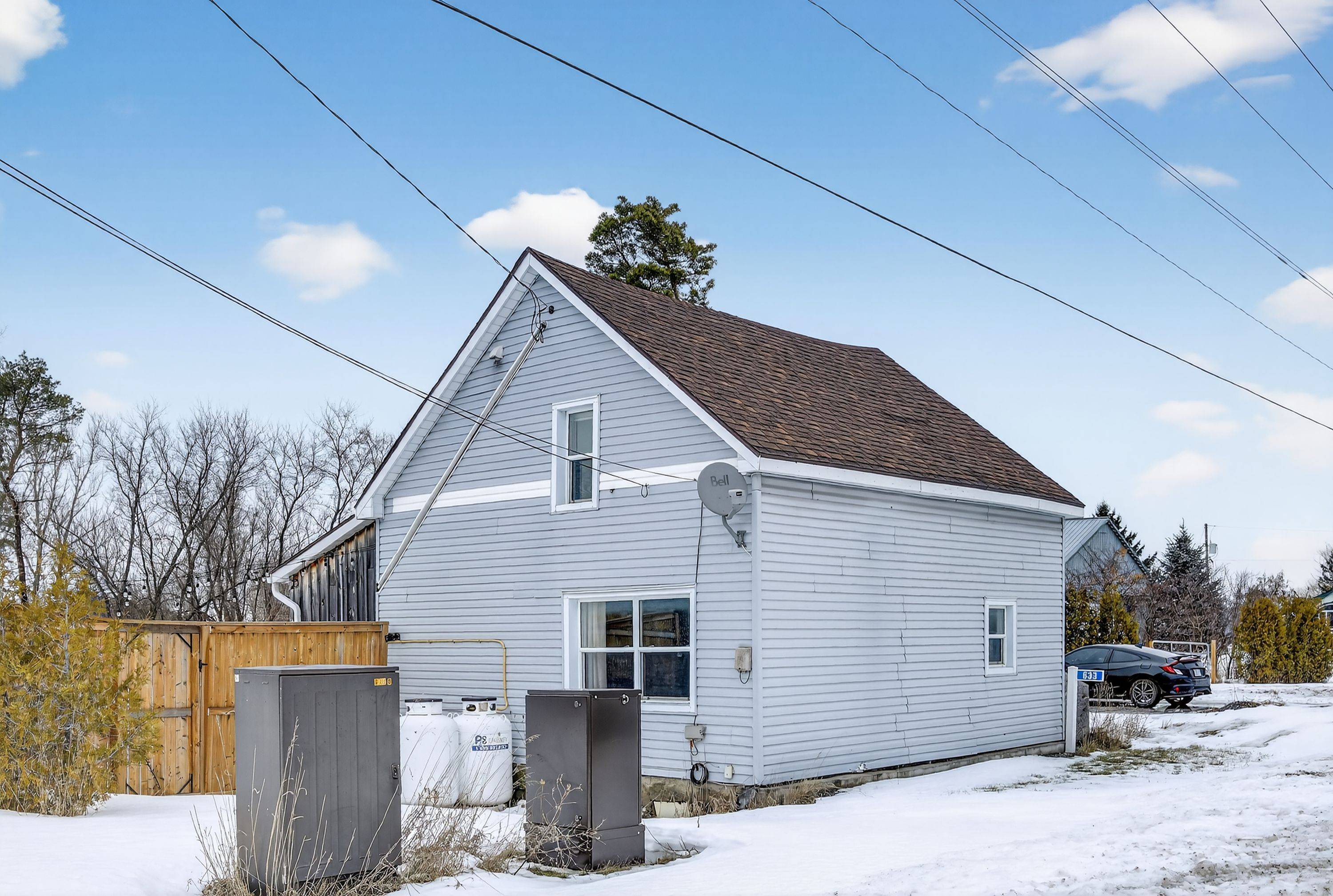 Clarence-rockland, ON K0A 2A0,633 Russell RD