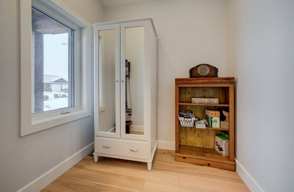 South Bruce, ON N0G 2J0,8 Mel ST