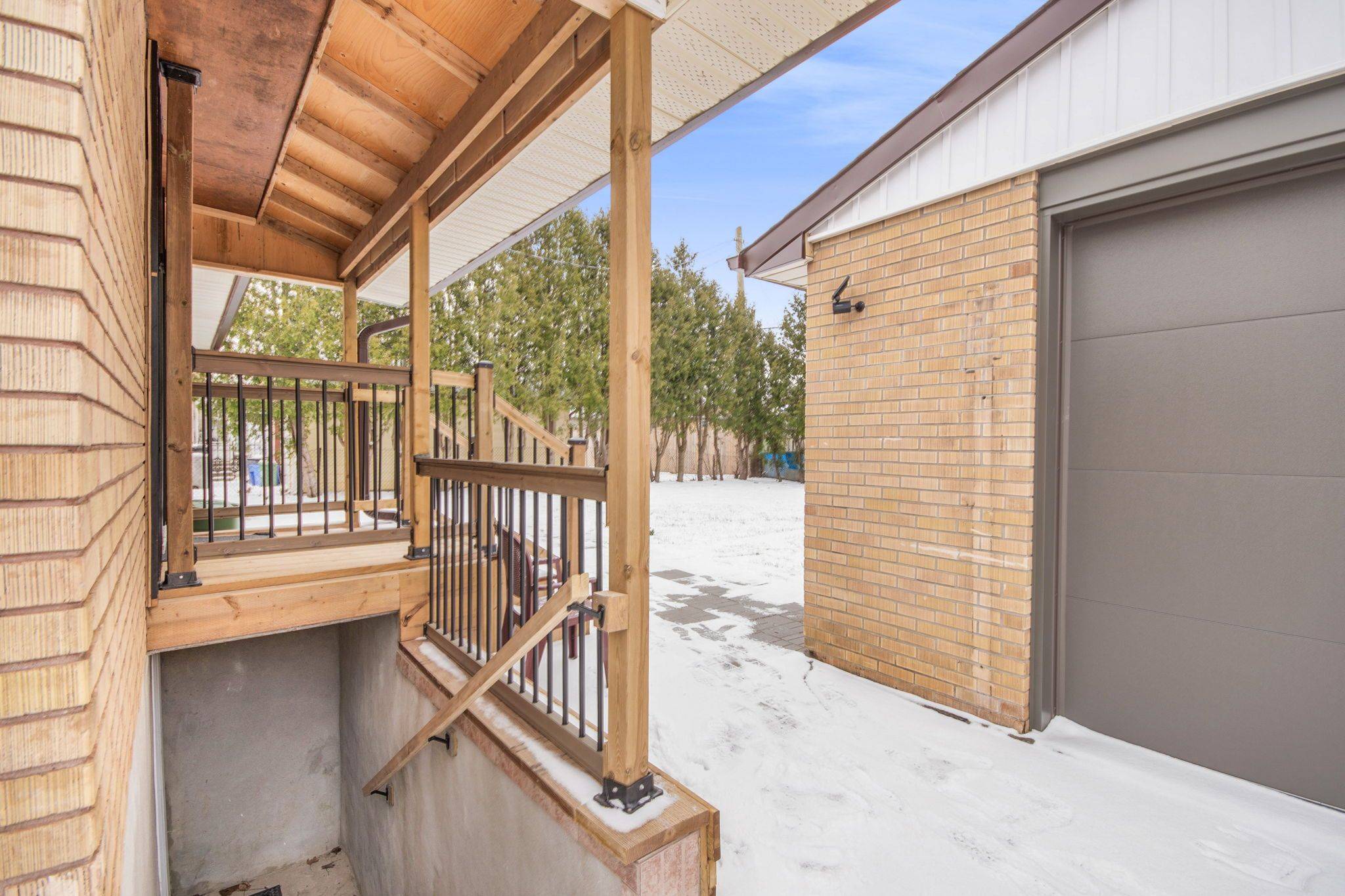 London South, ON N5Z 3V9,185 Burlington ST #BSMT