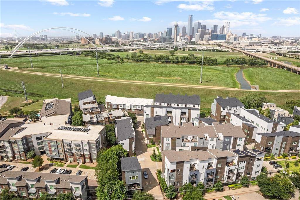 Dallas, TX 75203,381 E Greenbriar #1402