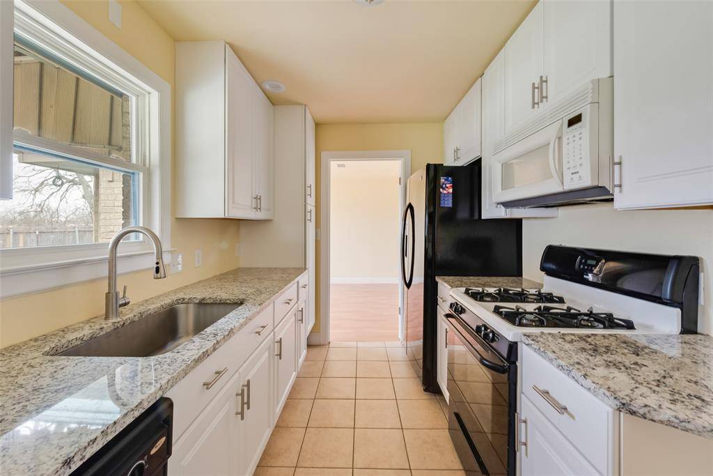 Crowley, TX 76036,725 Meadowlark Circle