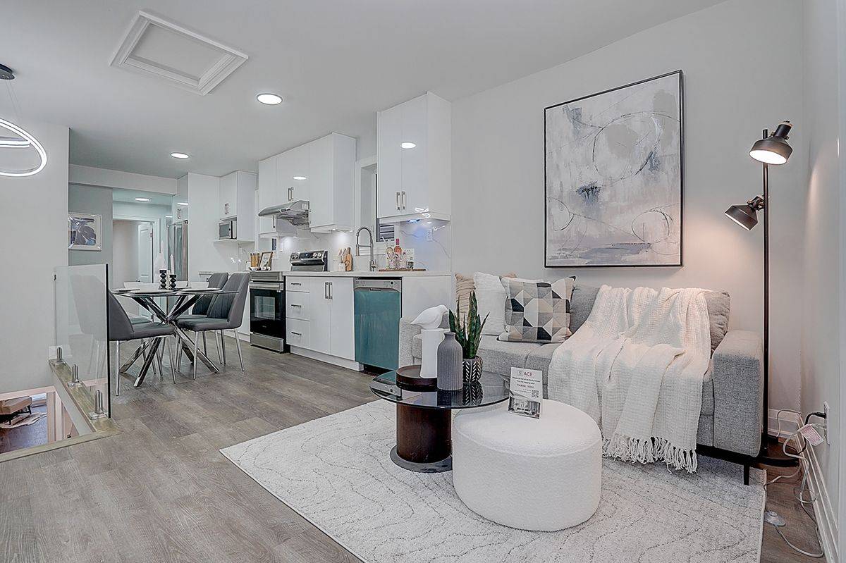 Toronto C01, ON M6G 3A4,55 Jersey AVE