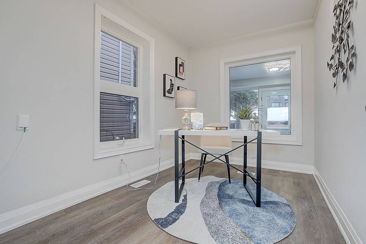 Toronto C01, ON M6G 3A4,55 Jersey AVE