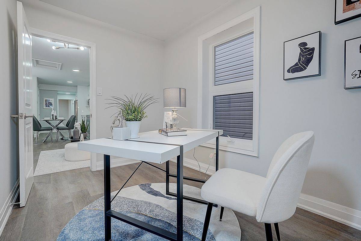 Toronto C01, ON M6G 3A4,55 Jersey AVE