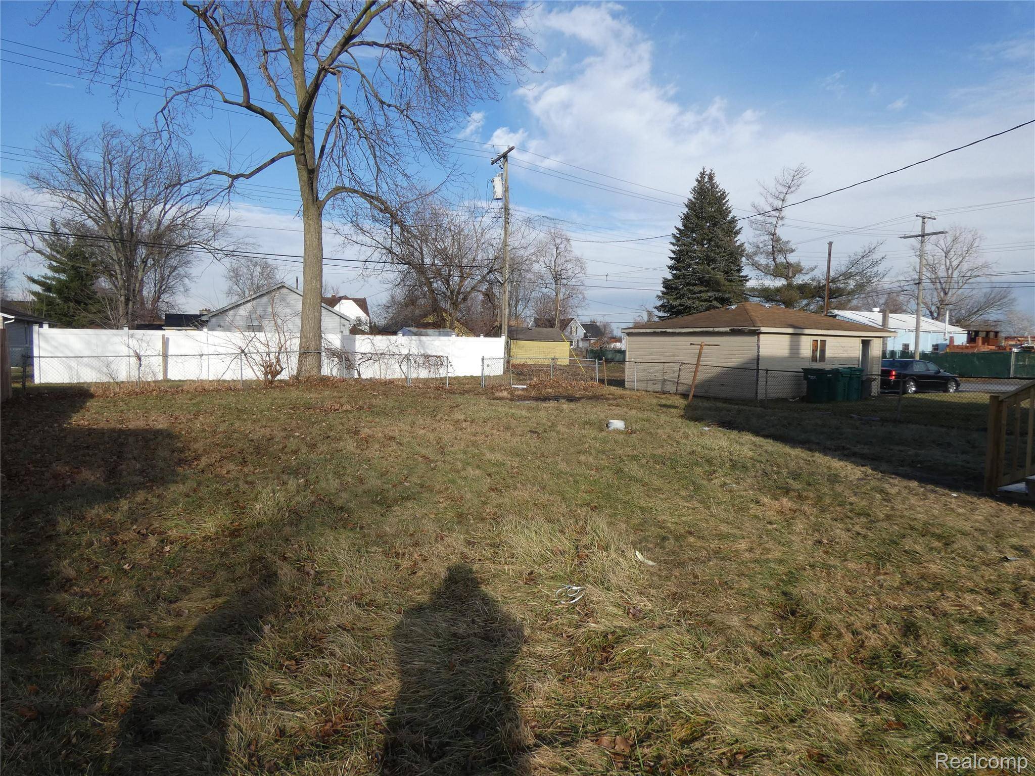 Mt. Clemens, MI 48043,81 Fessenden ST