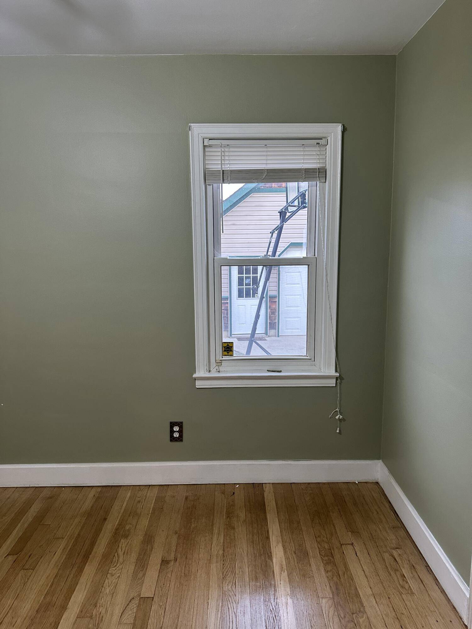 Trenton, MI 48183,264 George ST