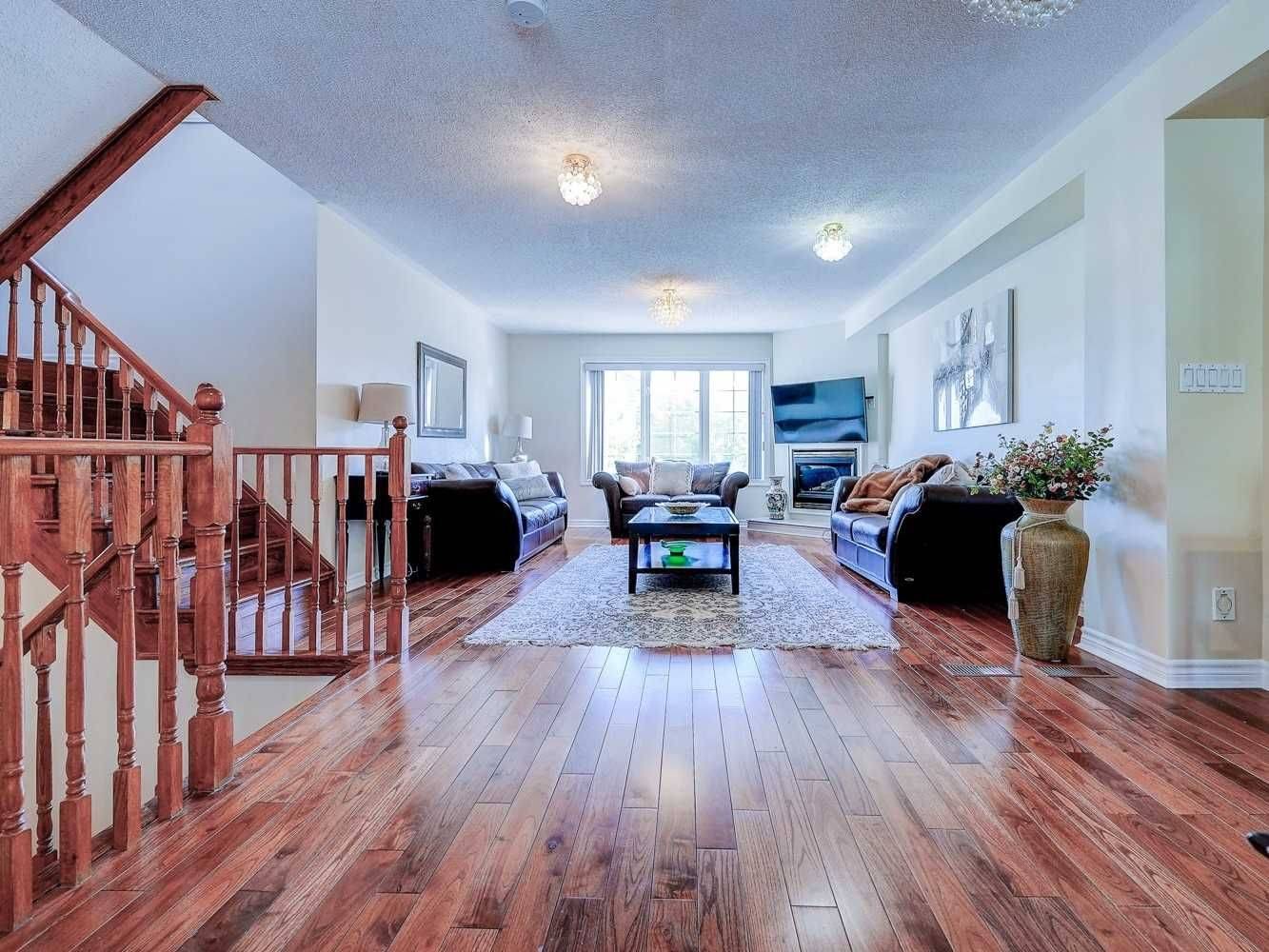 Markham, ON L3T 7T6,152 Leitchcroft CRES