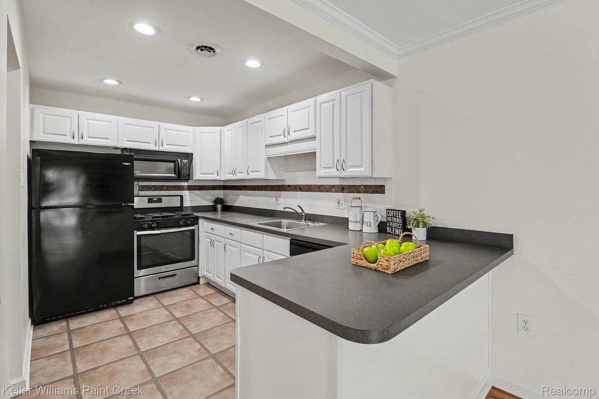 Royal Oak, MI 48073,4715 Coolidge HWY #5