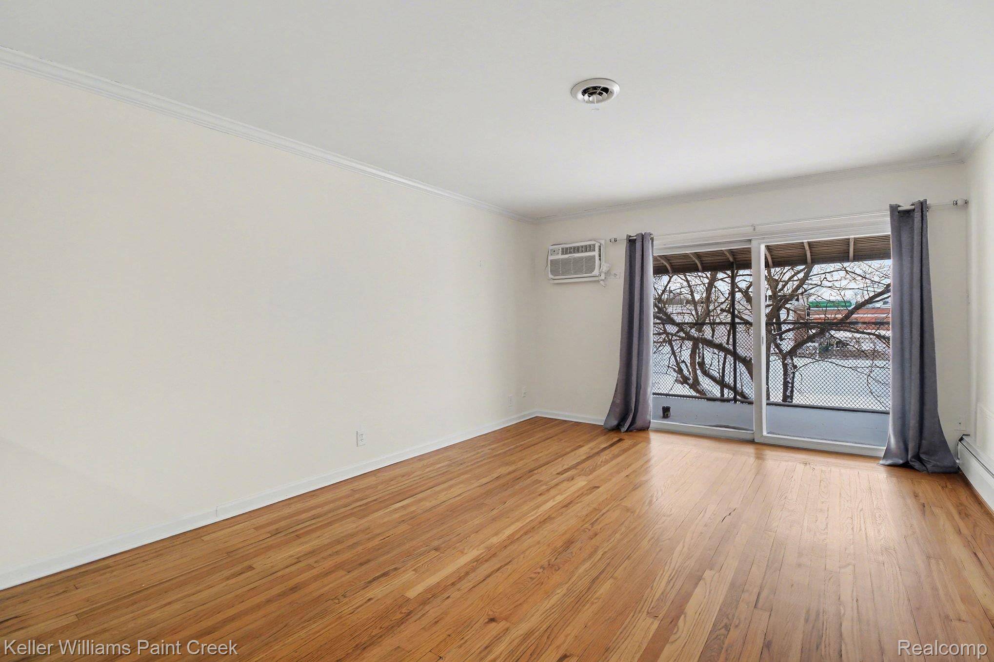 Royal Oak, MI 48073,4715 Coolidge HWY #5