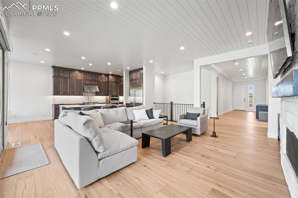 Colorado Springs, CO 80904,3474 Crest Hollow VW