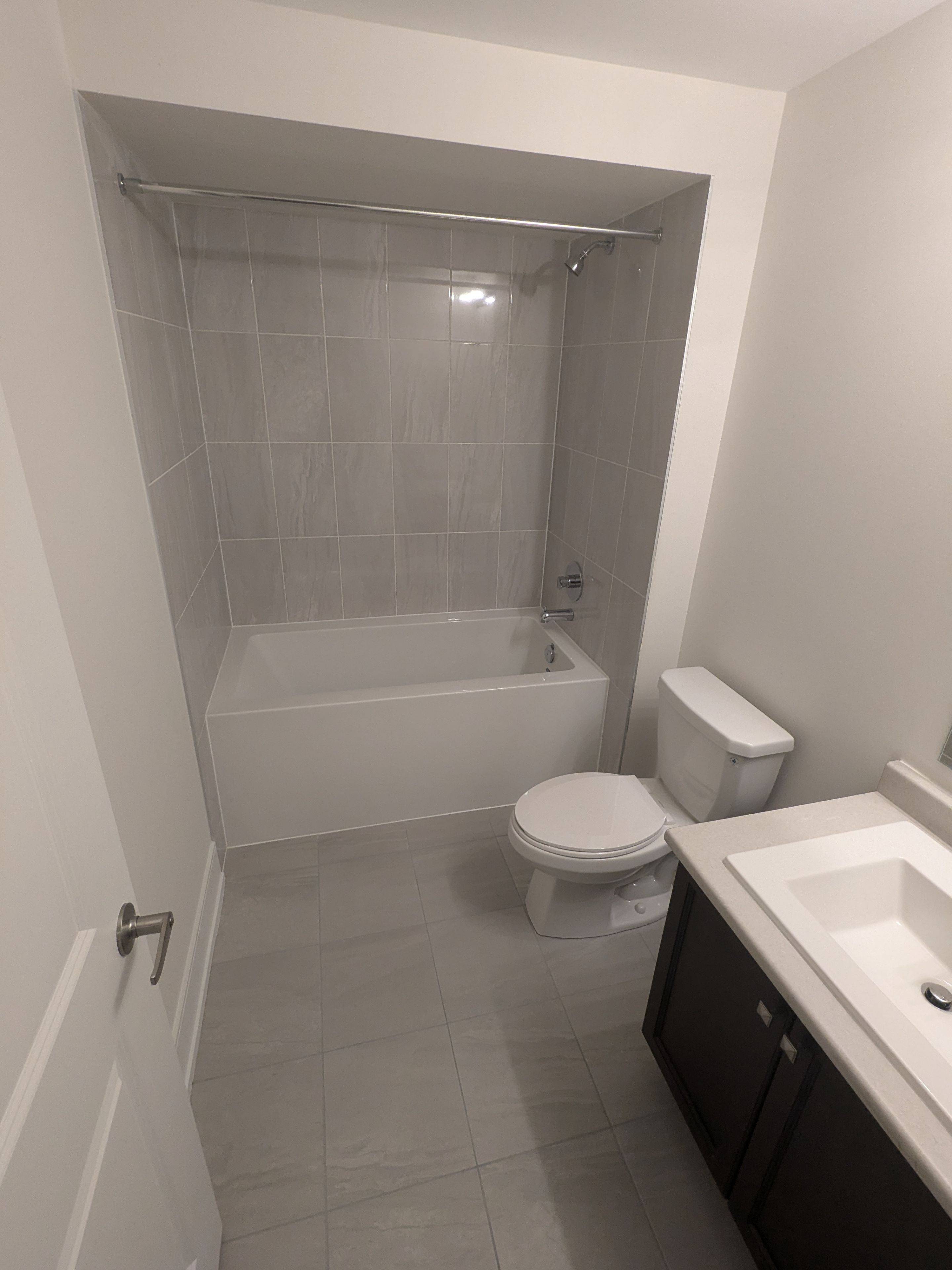 Bradford West Gwillimbury, ON L3Z 4N2,193 Rowe ST #Bsmt