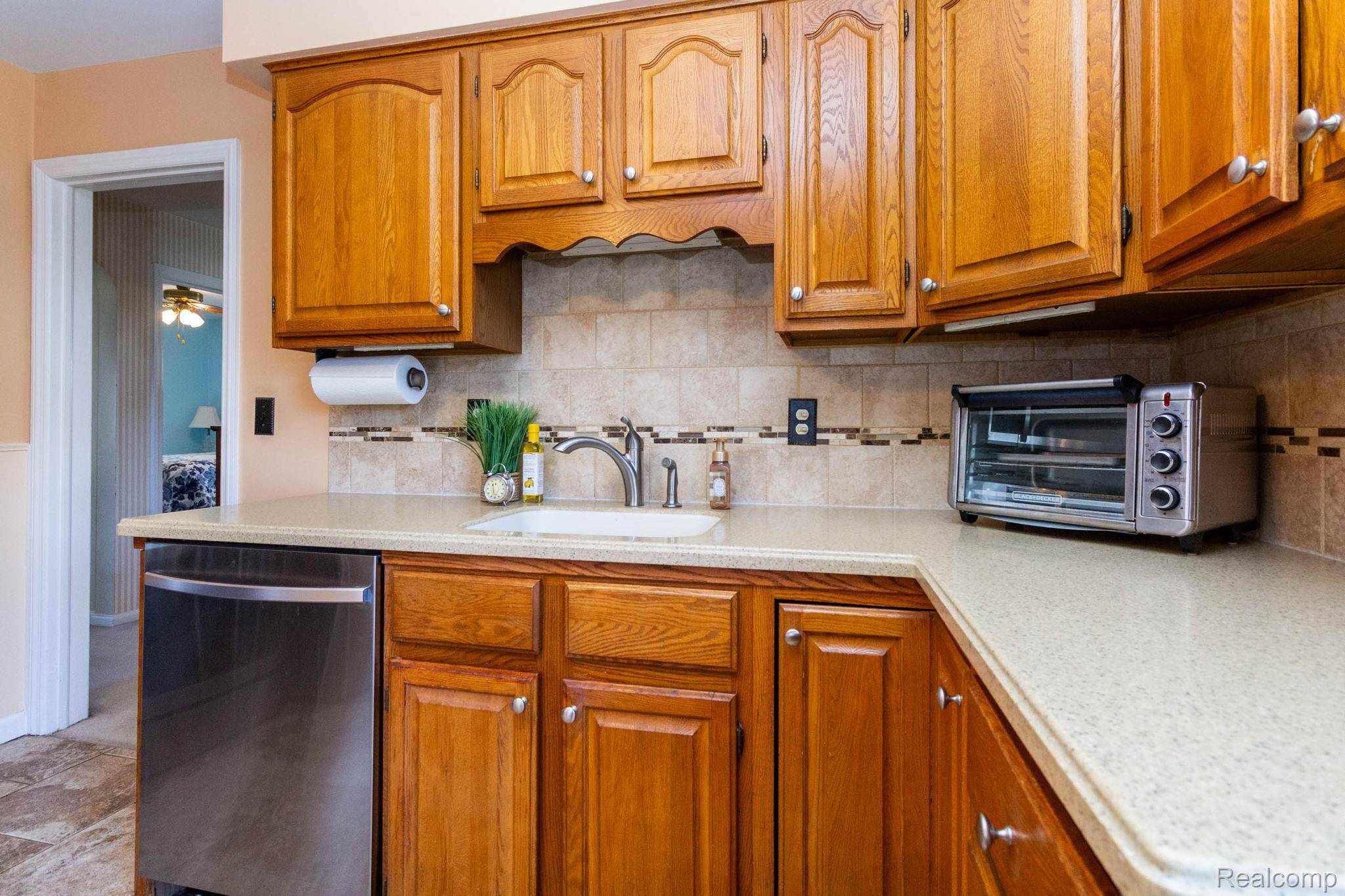 Harper Woods, MI 48225,20927 Hawthorne ST