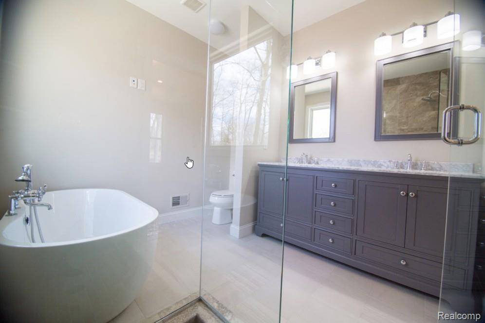 Howell, MI 48855,000 VL N Latson RD