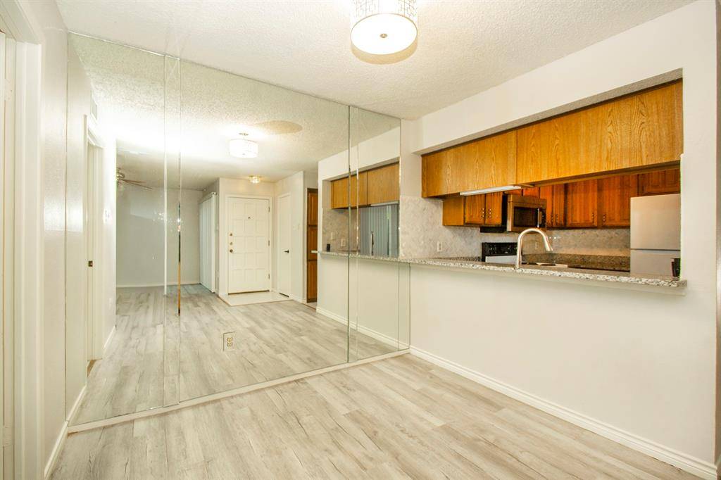 Dallas, TX 75254,5626 Preston Oaks Road #9B