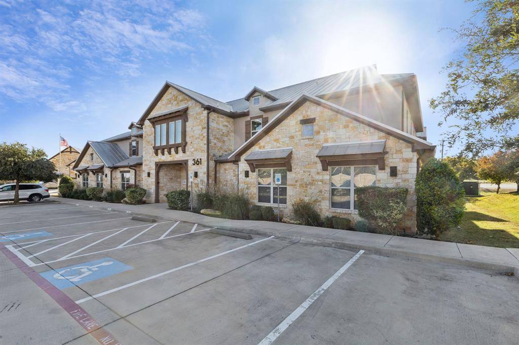 Roanoke, TX 76262,361 W Byron Nelson Boulevard