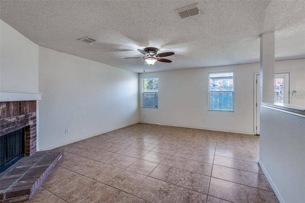 Arlington, TX 76002,8402 Olivia Meadow Drive