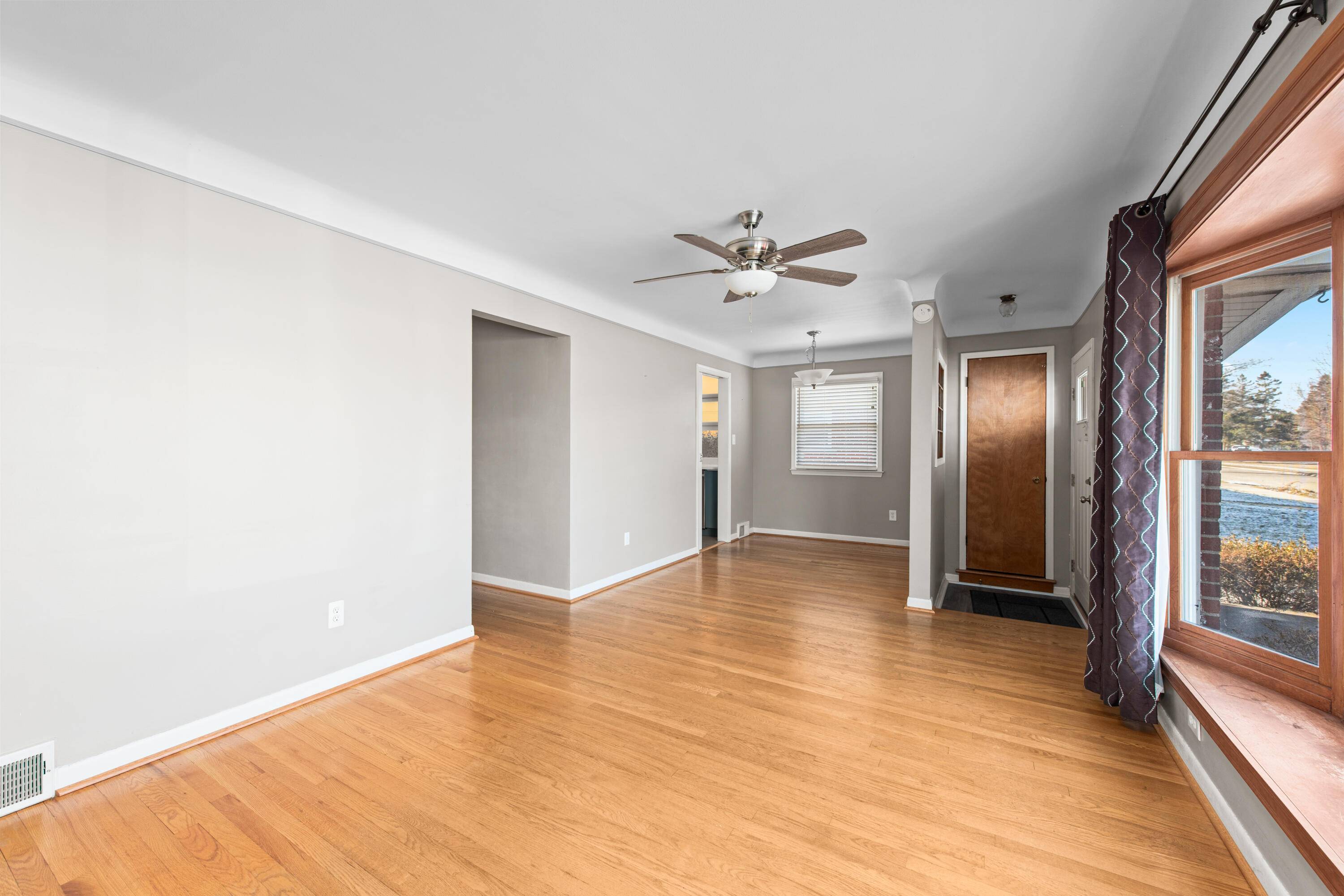 Royal Oak, MI 48073,1320 Montrose AVE