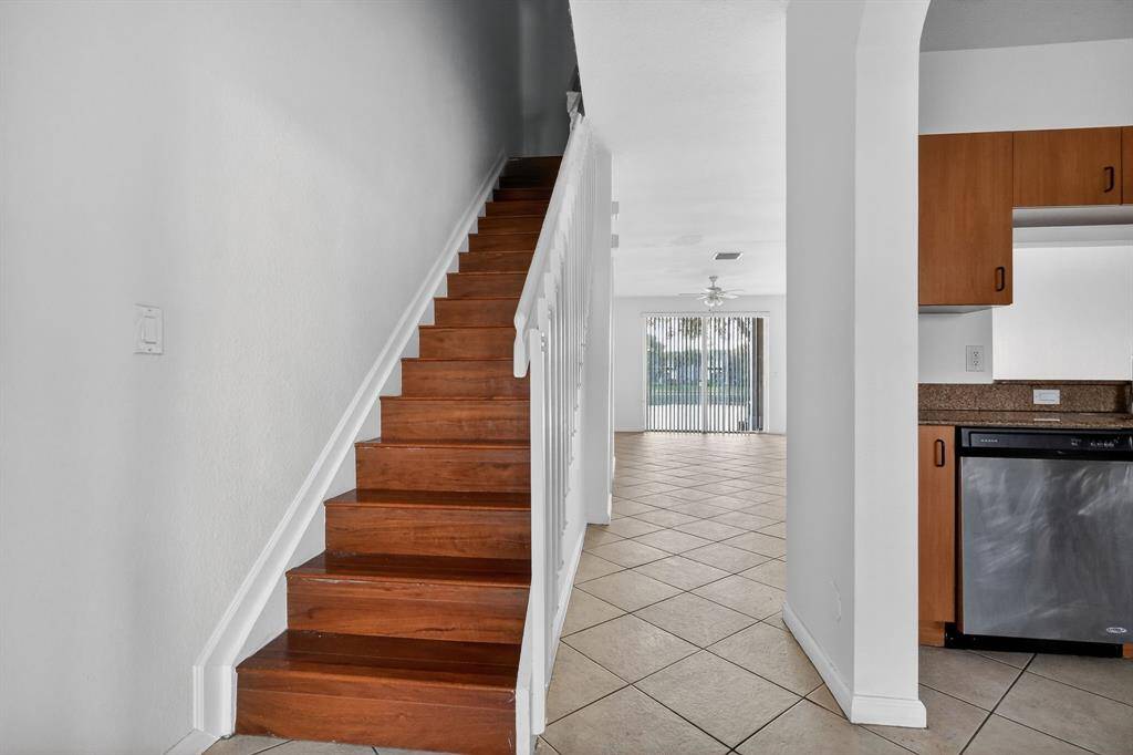 Hollywood, FL 33025,8236 SW 25th Ct #103