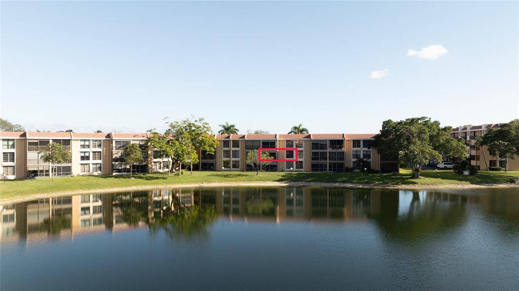 Margate, FL 33063,5921 Coral Lake Dr #209