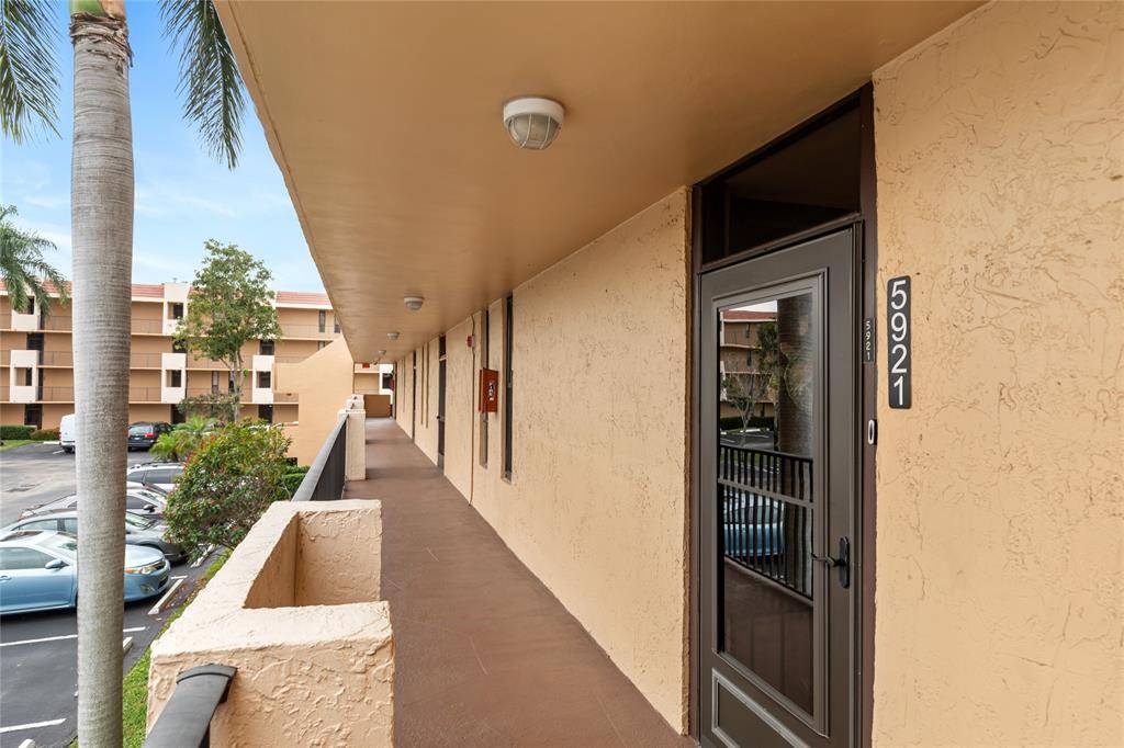 Margate, FL 33063,5921 Coral Lake Dr #209