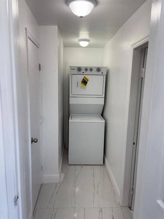 Dania Beach, FL 33004,230 A SW 11 ST